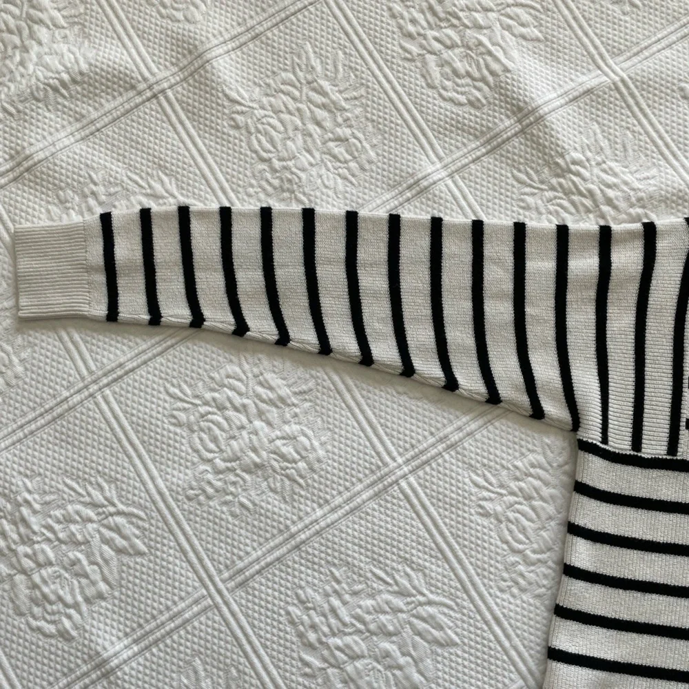 Banana Republic Crewneck Ribbed Striped Sweater Merino Wool Blend Cream Black M - Picture 10 of 14